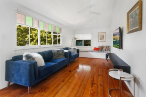 Lovely 3-Bed House with Deck, BBQ, Yard & Parking